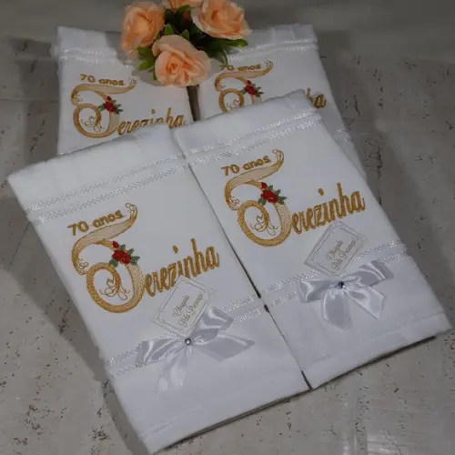 75 Lembrancinhas de Aniversário 70 Anos Toalha Bordada