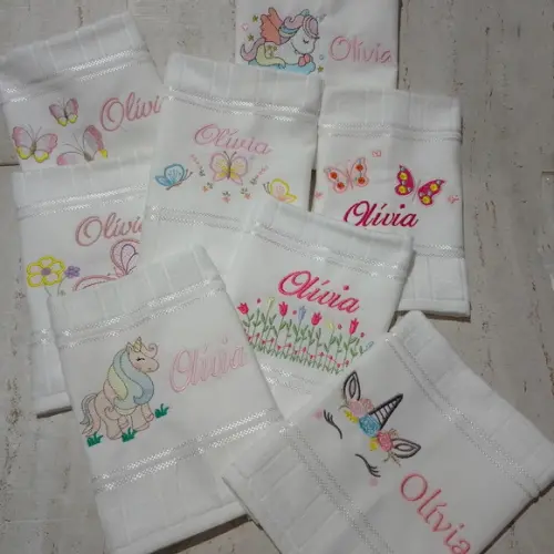 8 Toalhas Escolar Bordadas e Personalizadas