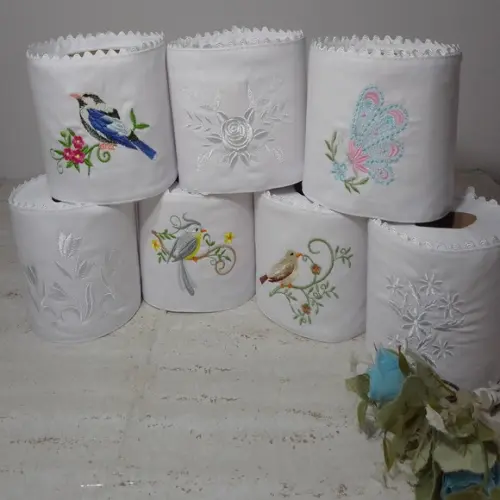 Kit Porta Papel Higiênico Bordado 7 Unidades