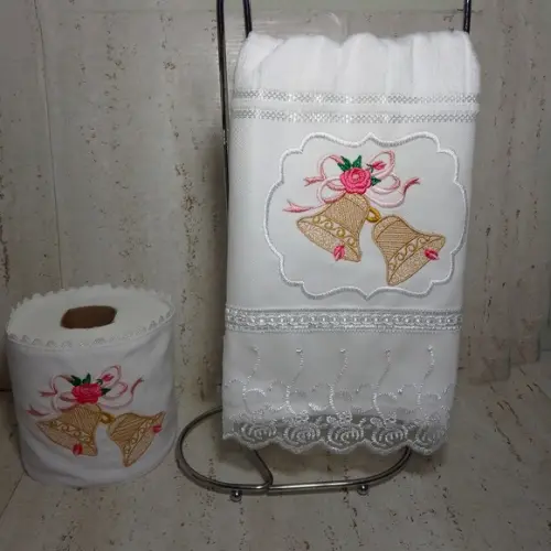 Kit Toalha de Lavabo Bordada e Porta Papel Higiênico