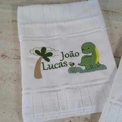 Kit Escolar Toalha Rosto e Lavabo Personalizada Dinossauro