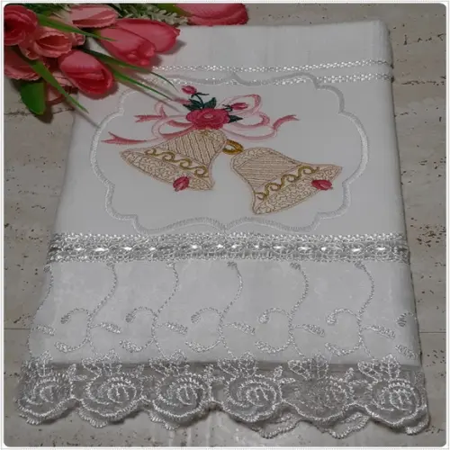 Kit Toalha de Lavabo Bordada e Porta Papel Higiênico Natal