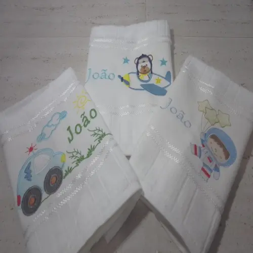 Kit Toalha Escolar Astronauta Aviador e Carrinho 3 Unidades