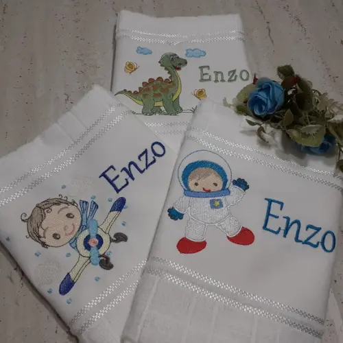 Kit Toalha Escolar Astronauta Dinossauro 3 Unidades