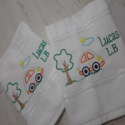 Kit Toalha Escolar Bordada Carrinho 2 Unidades