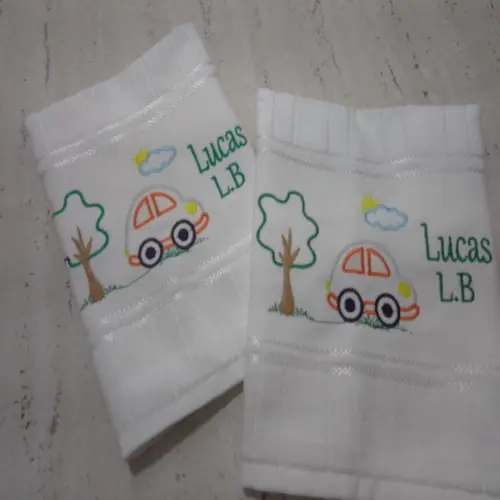 Kit Toalha Escolar Bordada Carrinho 2 Unidades