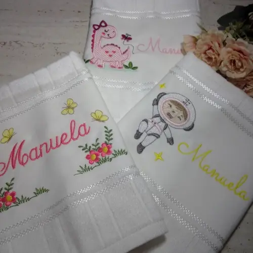 Kit Toalha Escolar Bordada e Personalizada 3 Unidades