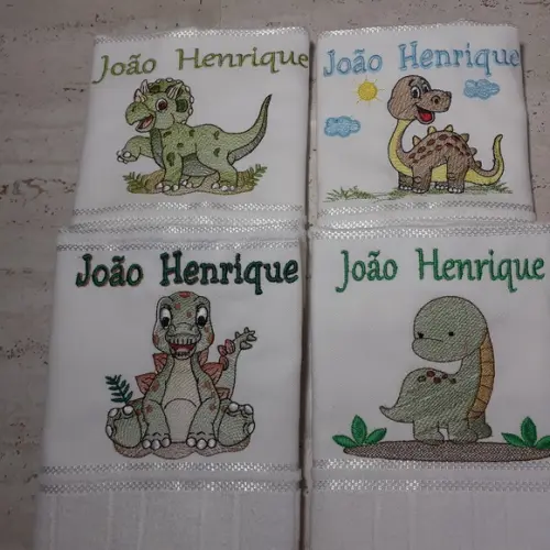 Kit Toalha Escolar Bordada e Personalizada 4 Unidades