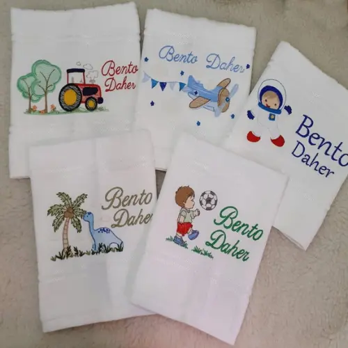 Kit Toalha Escolar Bordada e Personalizada 5 Unidades