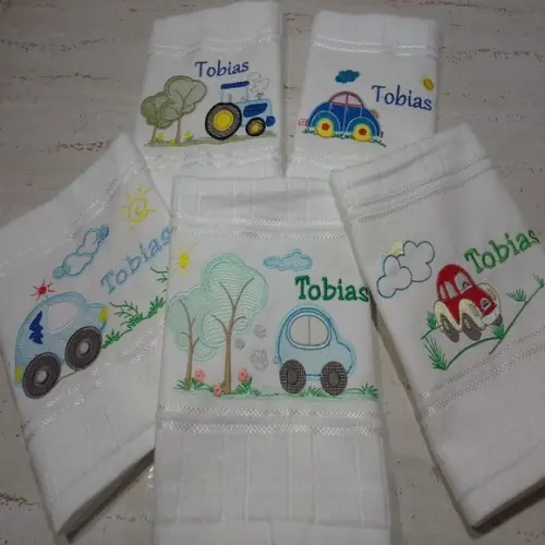 Kit Toalha Escolar Bordada e Personalizada 5 Unidades