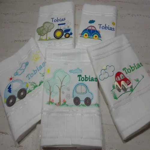 Kit Toalha Escolar Bordada e Personalizada 5 Unidades
