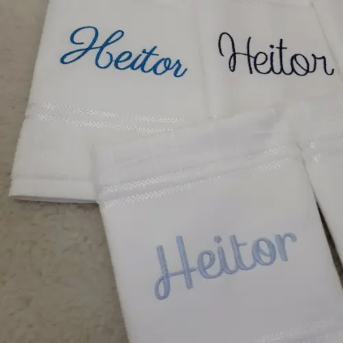 Kit Toalha Escolar Bordada e Personalizada 5 Unidades