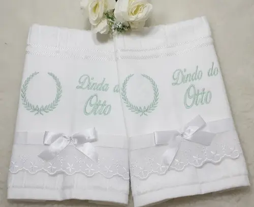 Toalha Bordada para Padrinho e Madrinha de Batismo