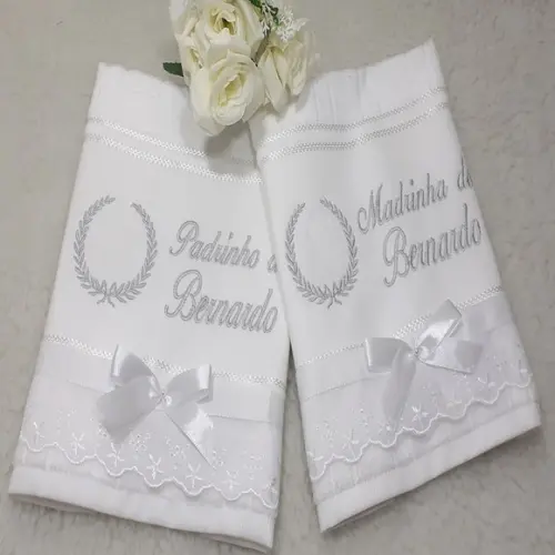Toalha Bordada para Padrinho e Madrinha de Batismo