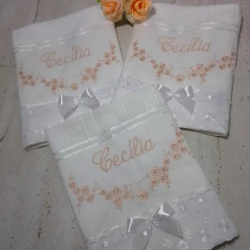 Toalha de Batismo Bordada e Personalizada 3 Unidades