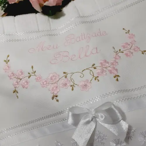 Toalha de Batizado Aveludada Floral Menina