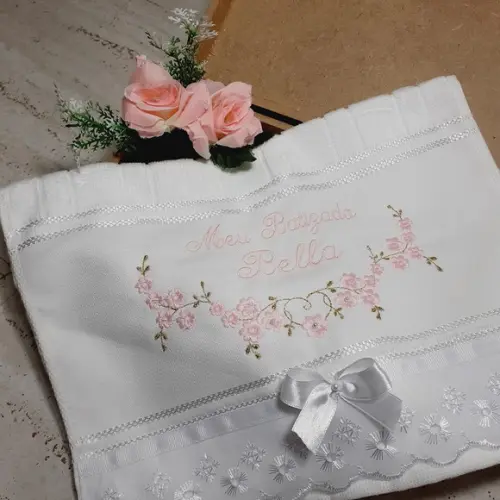 Toalha de Batizado Aveludada Floral Menina