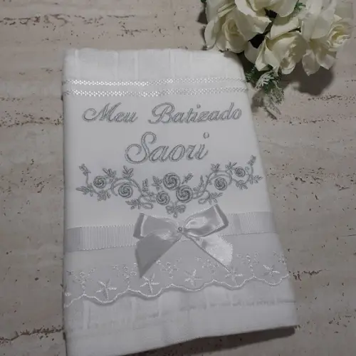 Toalha de Batizado Aveludada Floral Menina