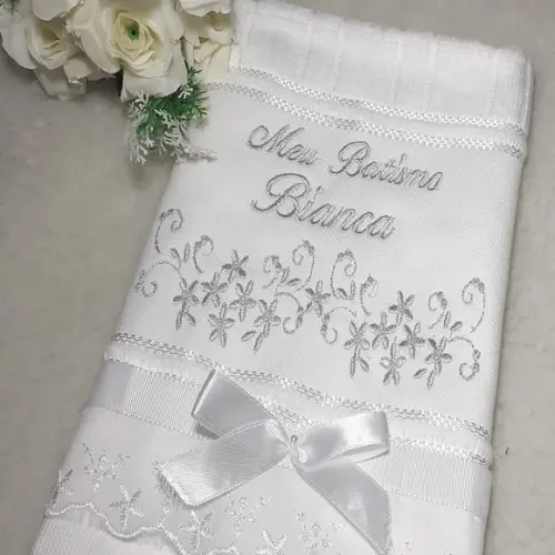 Toalha de Batizado Aveludada Floral Menina