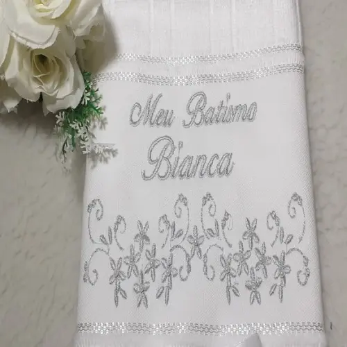 Toalha de Batizado Aveludada Floral Menina