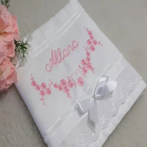 Toalha de Batizado Aveludada Floral Menina