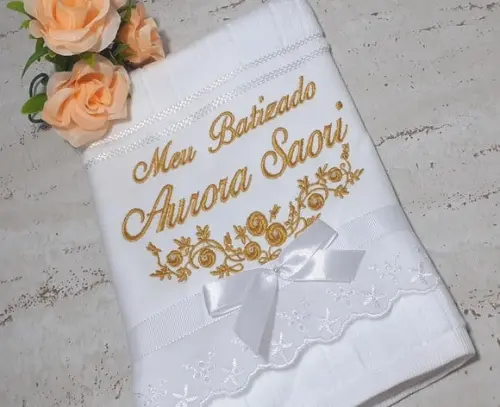 Toalha de Batizado Aveludada Floral Menina