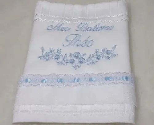 Toalha de Batizado Bordada Floral