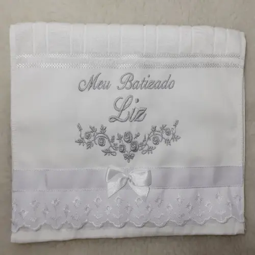 Toalha de Batizado Bordada Flores