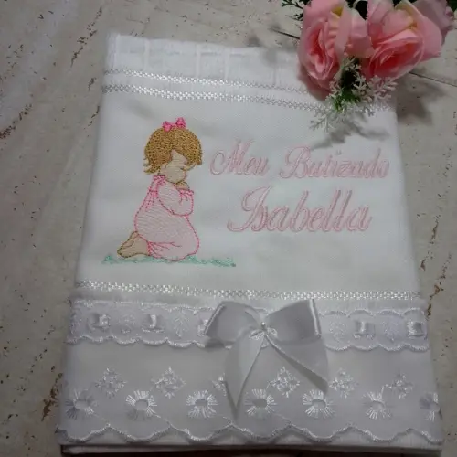 Toalha de Batizado Menina Rezando