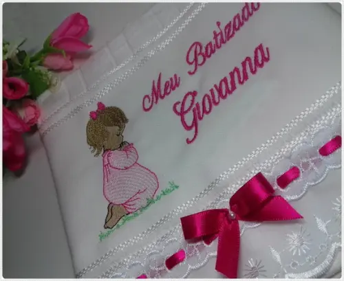 Toalha de Batizado Menina Rezando