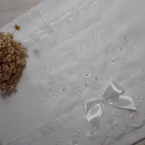 Toalha de Batizado Personalizada Floral para Menina