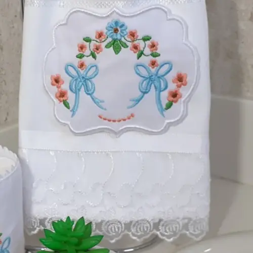 Toalha de Lavabo Bordada Borboletas
