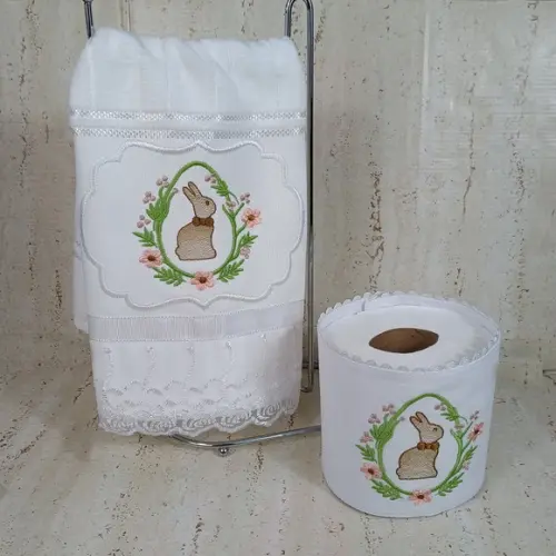 Toalha de Lavabo Bordada e Porta Papel Higiênico