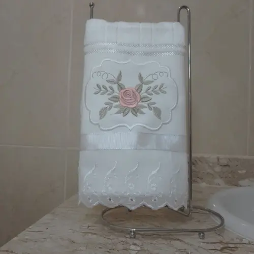 Toalha de Lavabo Bordada Floral