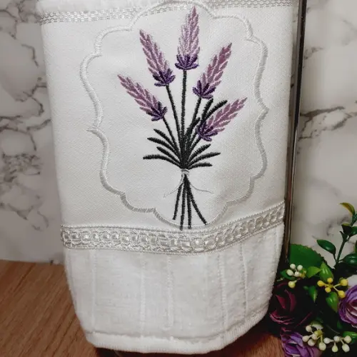 Toalha de Lavabo Bordada Tulipas