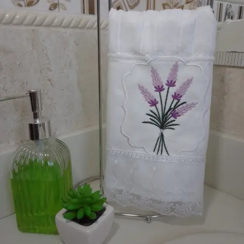 Toalha de Lavabo Bordada Lavanda