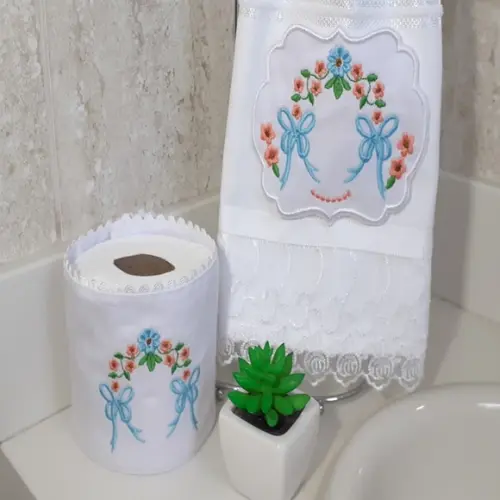 Toalha de Lavabo e Porta Papel Higiênico Bordado