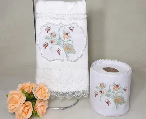 Toalha de Lavabo e Porta Papel Higiênico Bordado Borboleta