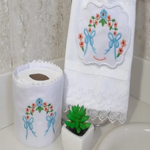 Toalha de Lavabo e Porta Papel Higiênico Bordado
