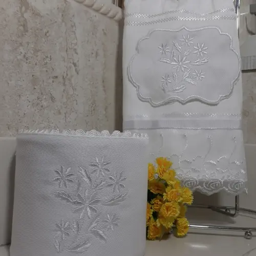 Toalha de Lavabo e Porta Papel Higiênico Flores