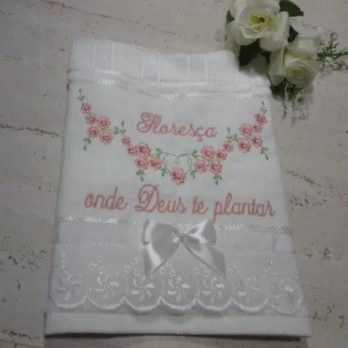 Toalha de Rosto Aveludada Bordada Ramo de Flores