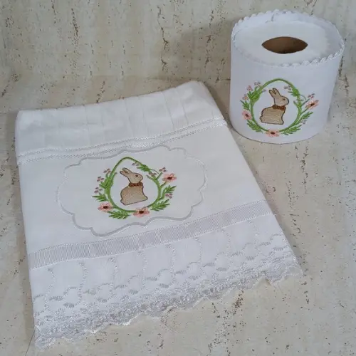 Toalha de Rosto Bordada e Porta Papel Higiênico