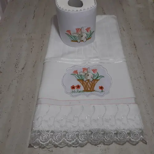 Toalha de Rosto Bordada e Porta Papel Higiênico Páscoa