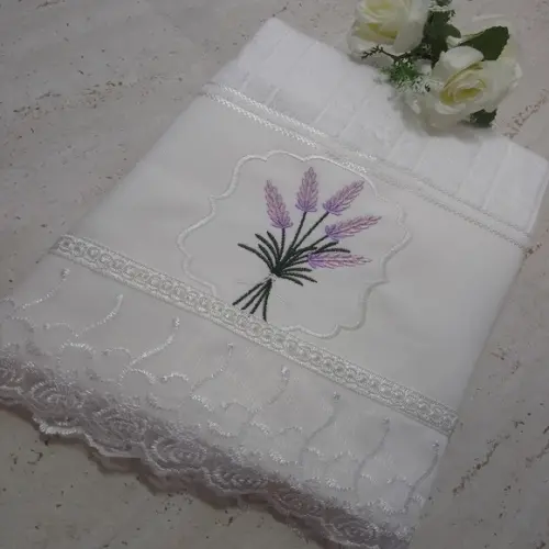 Toalha de Rosto Bordada Lavanda