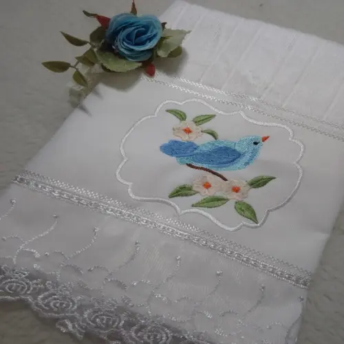 Toalha de Rosto Bordada Pássaro Azul