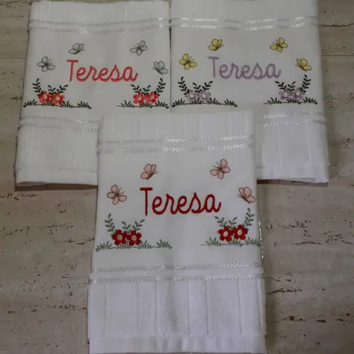 Toalha Escolar Bordada e Personalizada 3 Unidades