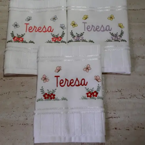 Toalha Escolar Bordada e Personalizada 3 Unidades