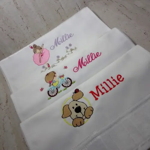Toalha Escolar Bordada e Personalizada 3 Unidades
