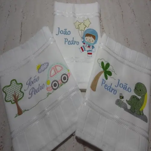 Toalha Escolar Bordada e Personalizada 3 Unidades