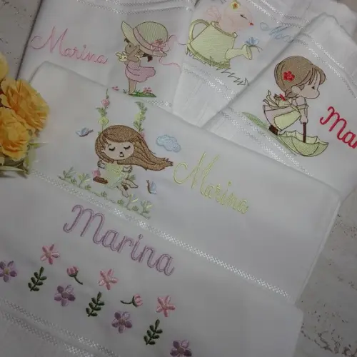 Toalha Escolar Bordada e Personalizada 5 Unidades